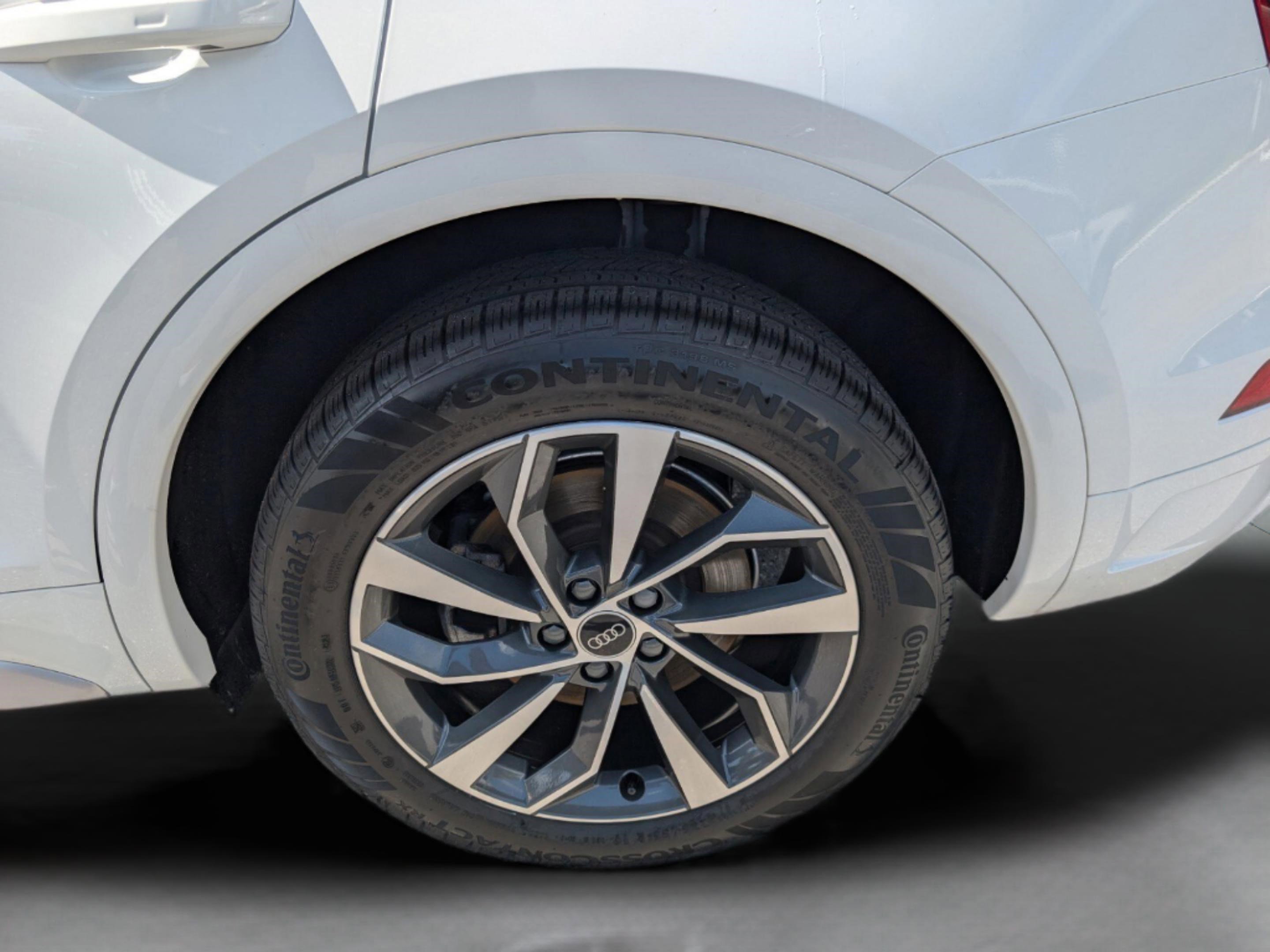 Used 2021 Audi Q5 Premium w/ Convenience Package image 33