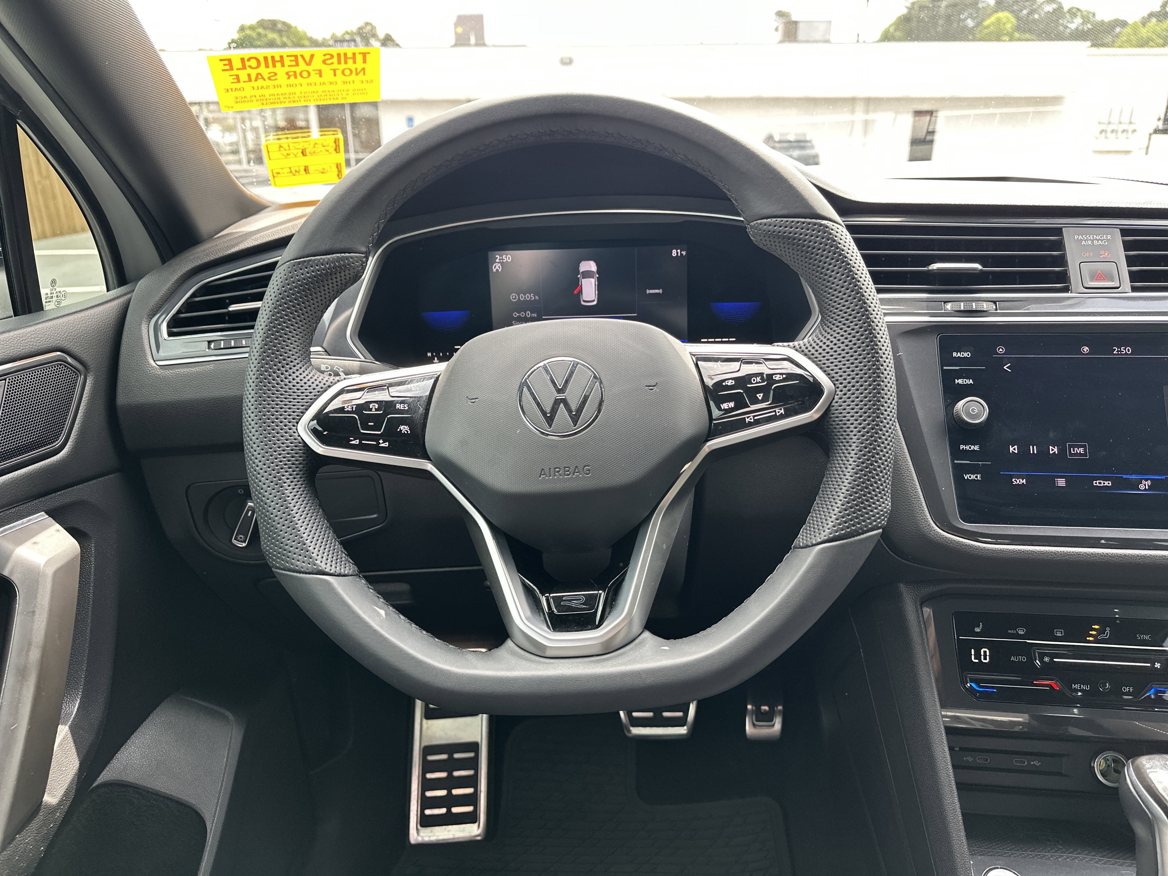 Used 2022 Volkswagen Tiguan SE R-Line FWD image 17