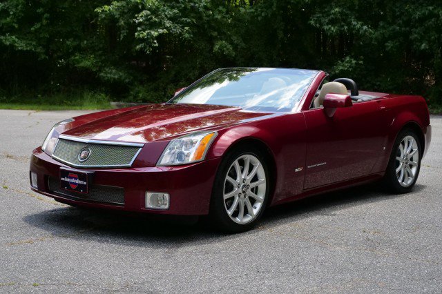 Used 2007 Cadillac XLR V RWD image 6