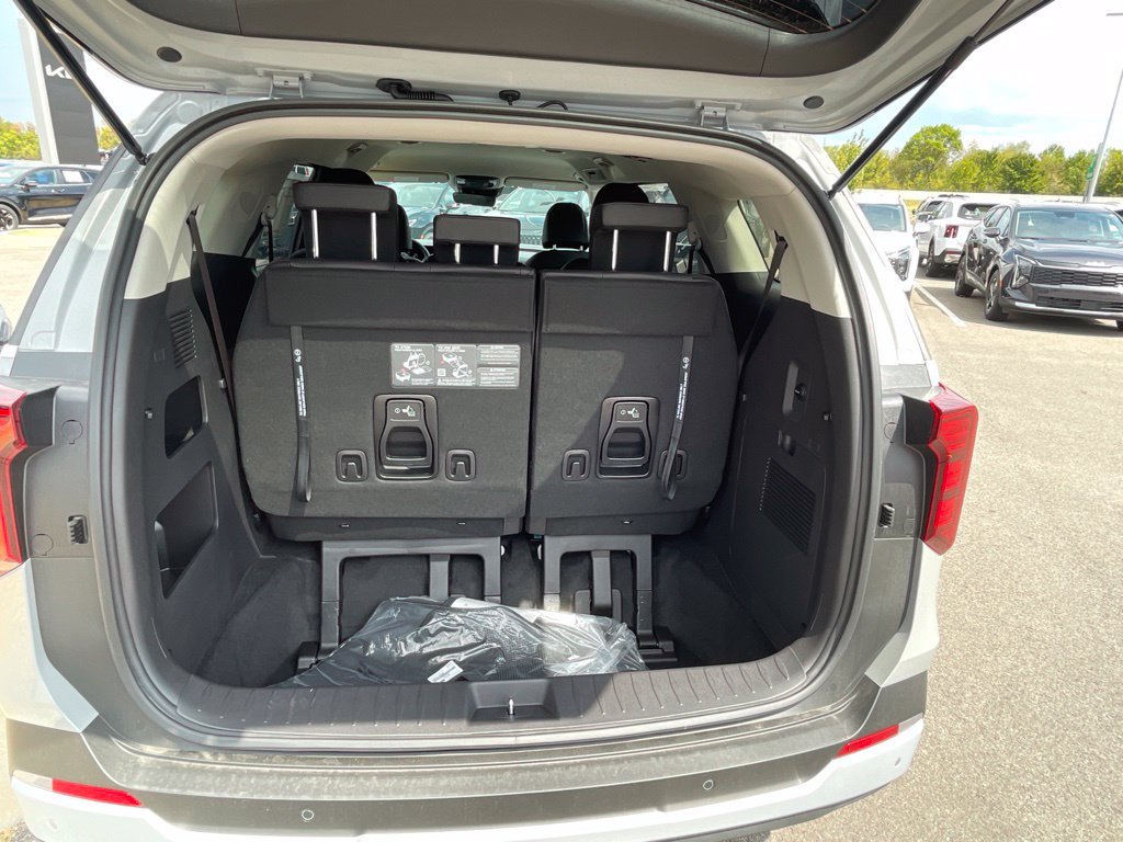 New 2027 Kia Carnival FWD image 9