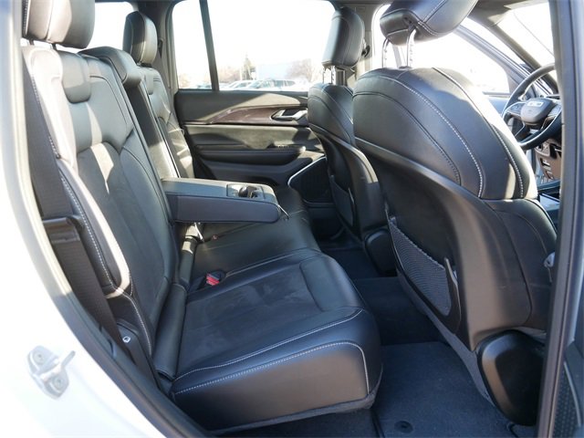 Used 2022 Jeep Grand Cherokee Altitude image 18