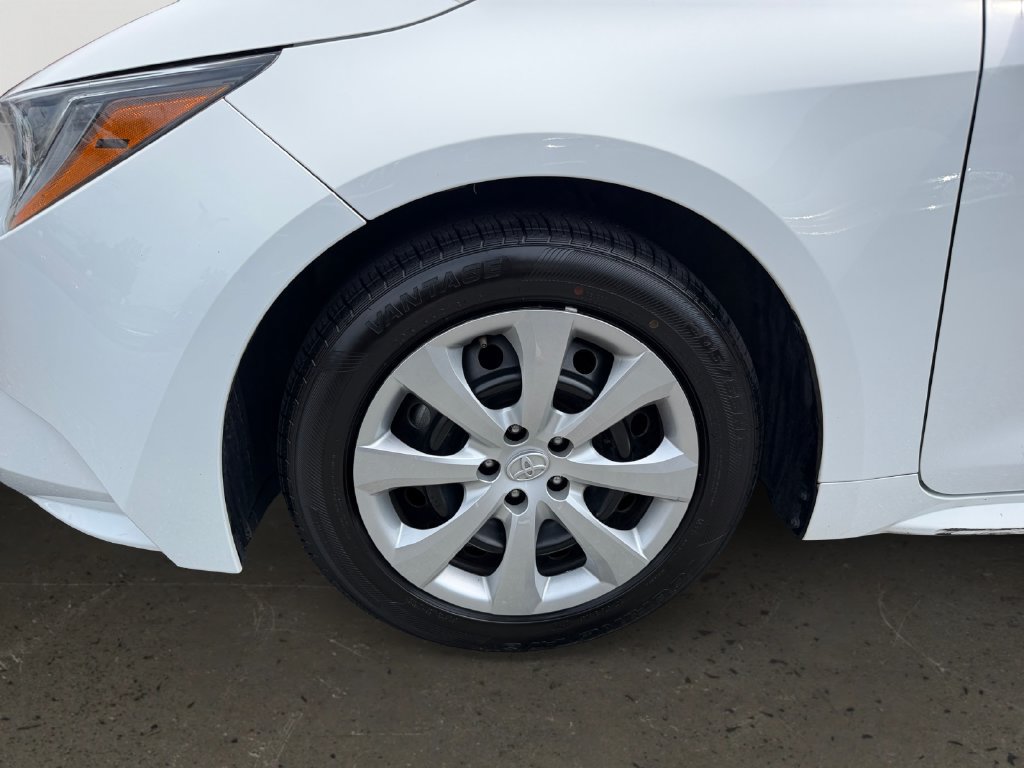 Used 2025 Toyota Corolla LE FWD image 26
