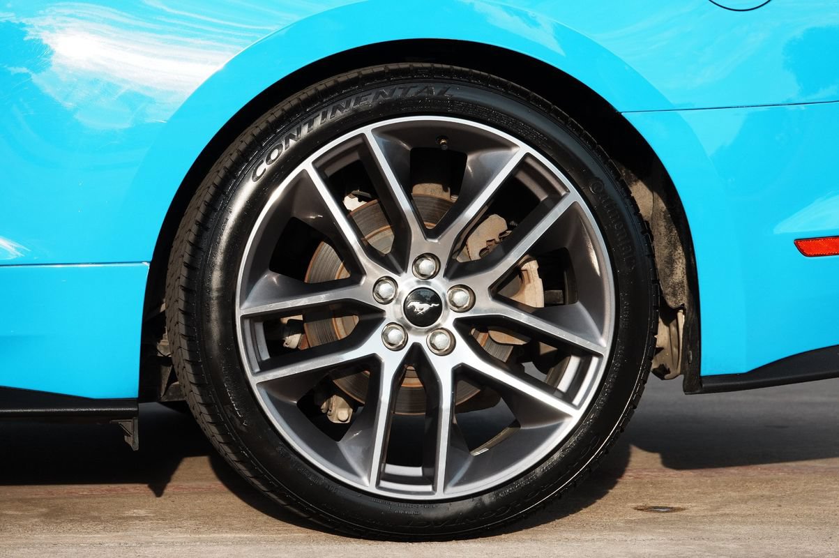 Used 2017 Ford Mustang Premium RWD image 26