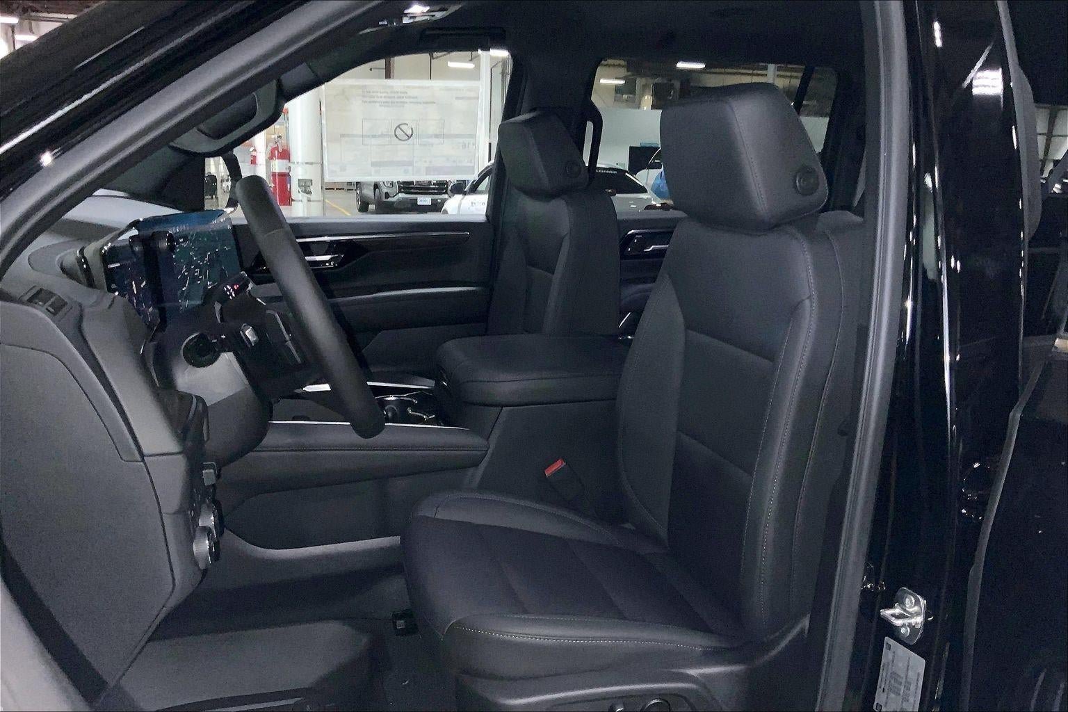 New 2026 Chevrolet Suburban LT AWD/4WD image 9
