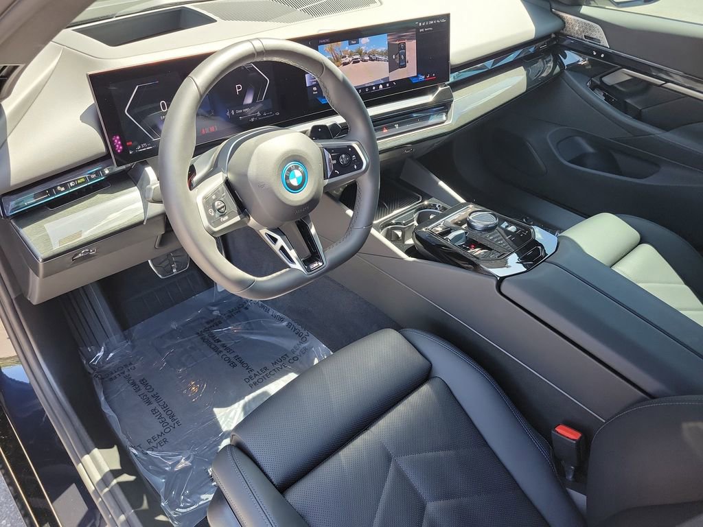 Used 2026 BMW 550e xDrive AWD/4WD image 5
