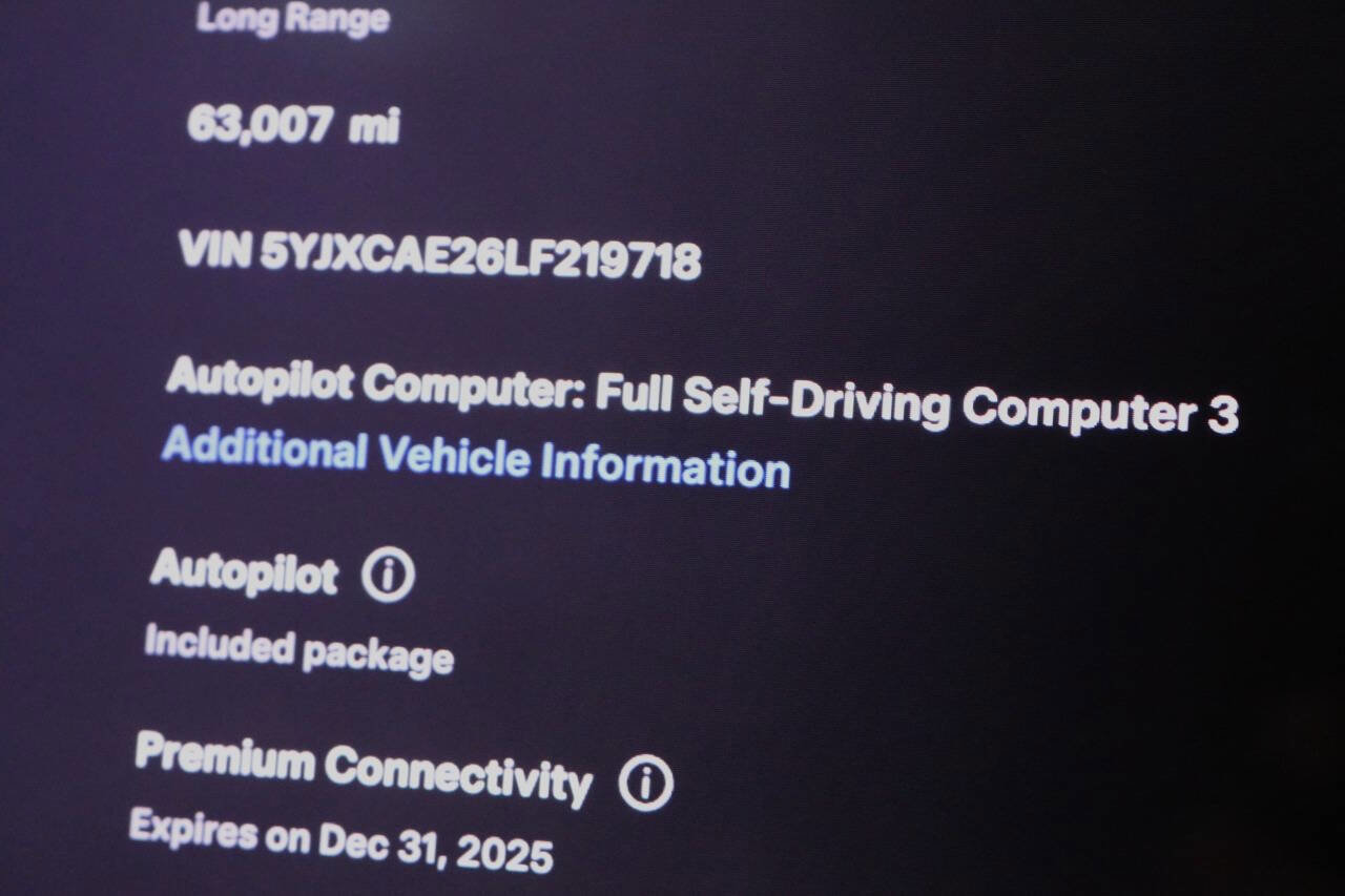 Used 2020 Tesla Model X image 47