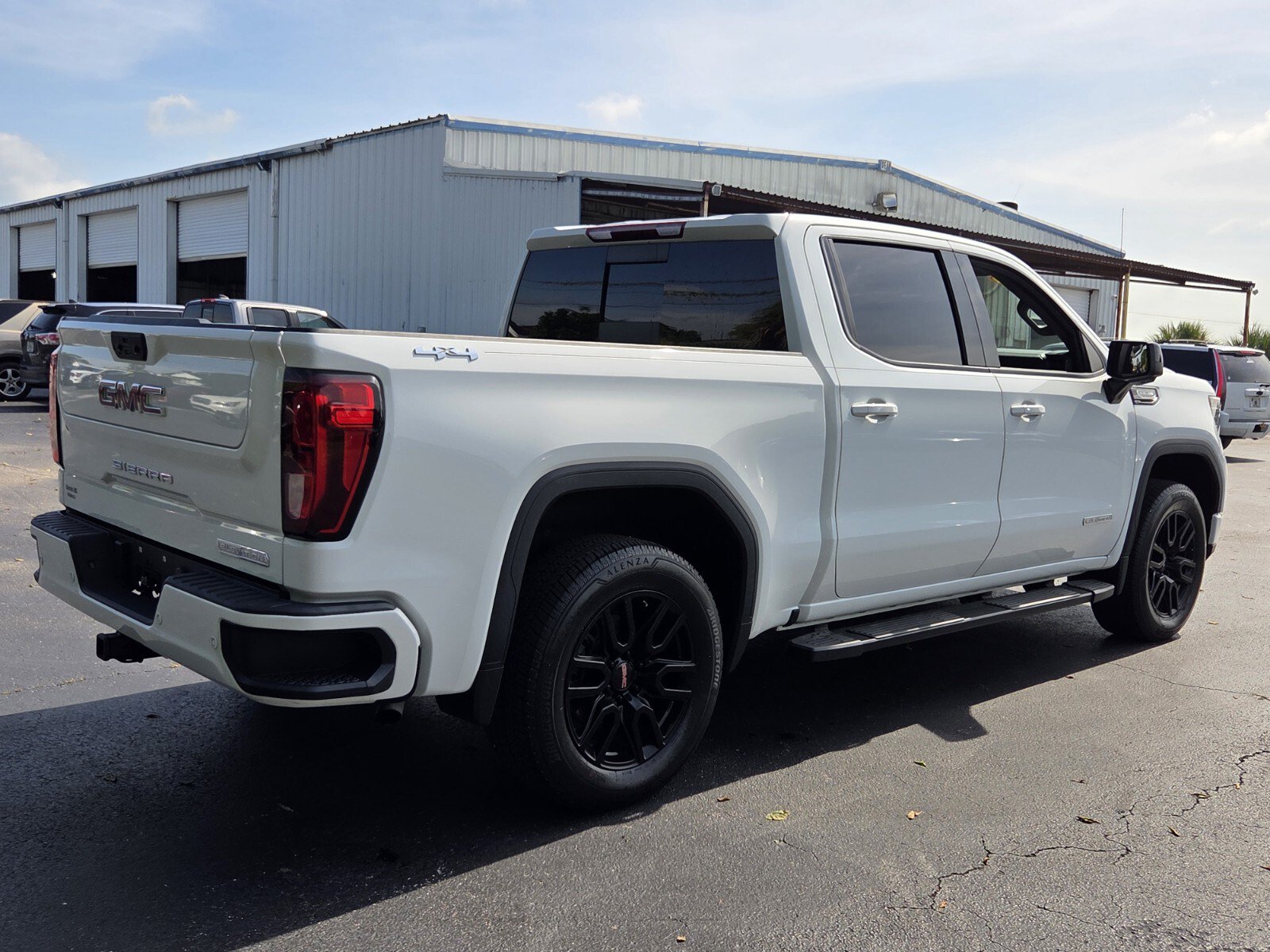 Certified 2022 GMC Sierra 1500 Elevation w/ Elevation Premium Package AWD/4WD image 5