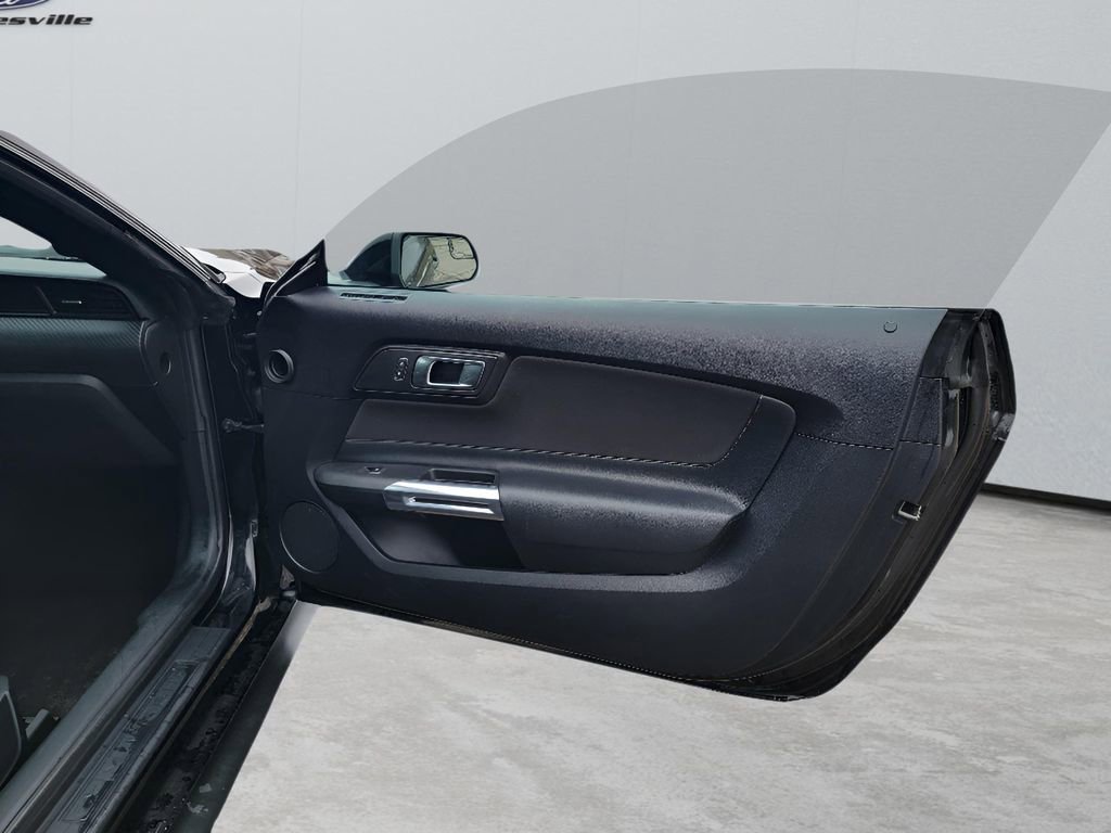 Used 2019 Ford Mustang Coupe image 24