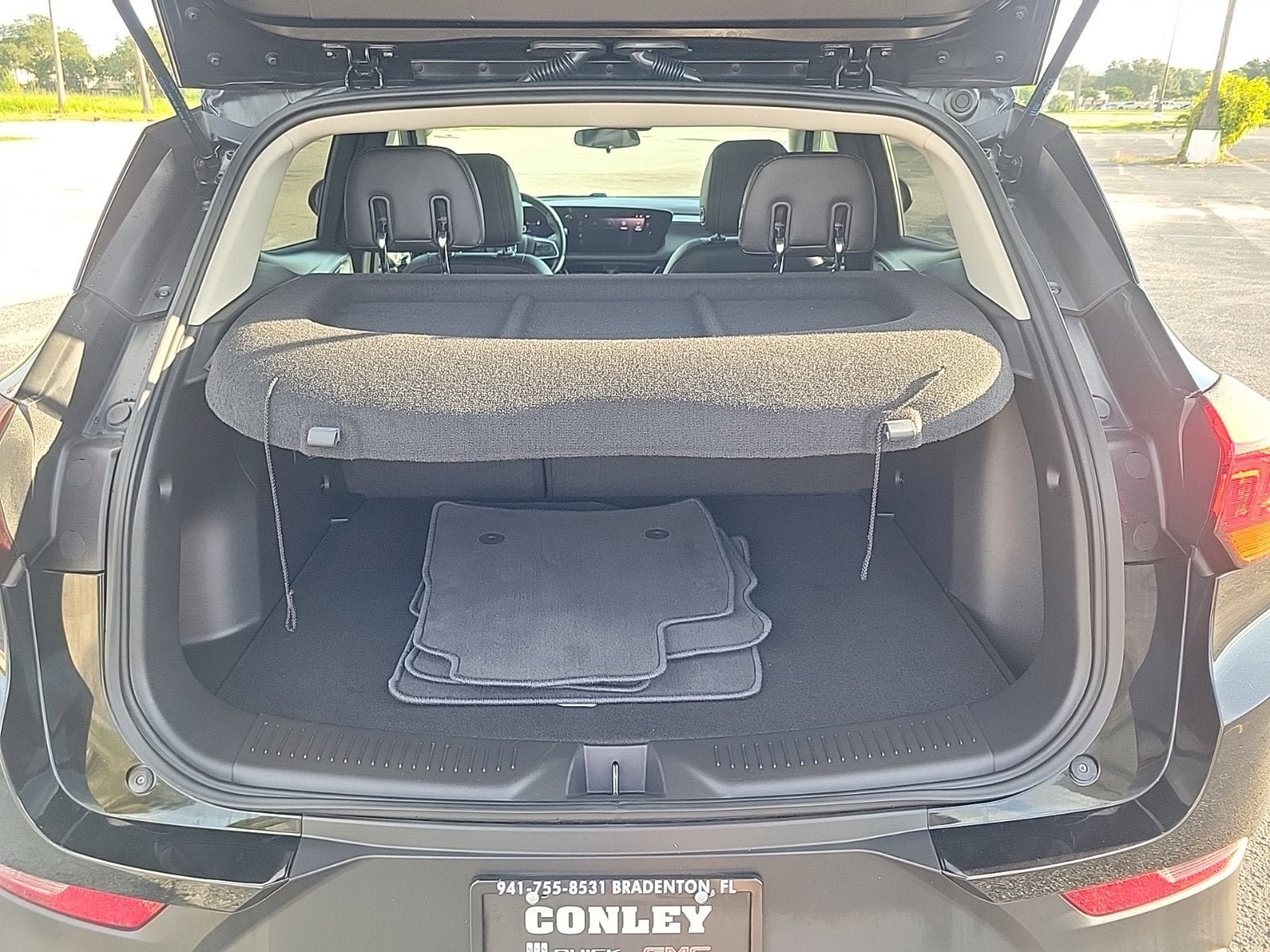 Certified 2024 Buick Encore GX Preferred w/ Comfort Package AWD/4WD image 9