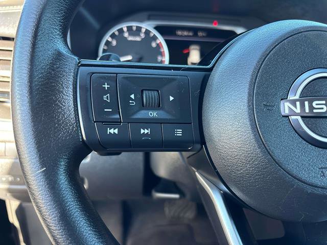 Used 2022 Nissan Rogue SV image 17