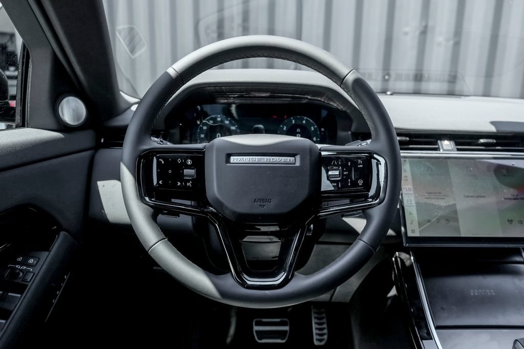 New 2026 Land Rover Range Rover Evoque Hoxton AWD/4WD image 19