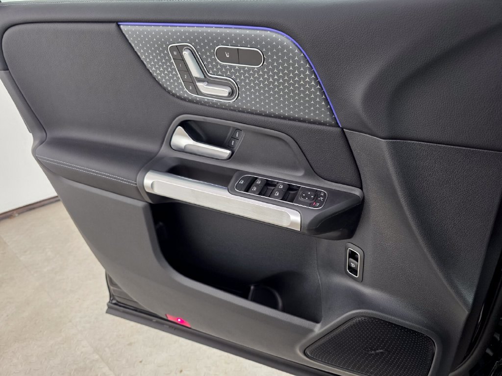 New 2026 Mercedes-Benz GLB 250 image 16