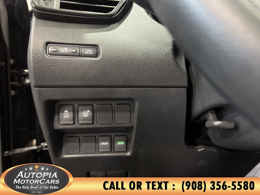 Used 2017 Nissan Rogue SV image 22