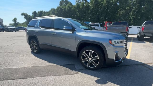 Used 2023 GMC Acadia SLT w/ Preferred Package FWD image 2