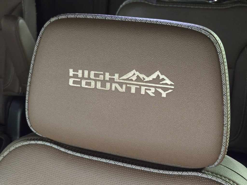 Used 2024 Chevrolet Suburban High Country AWD/4WD image 26