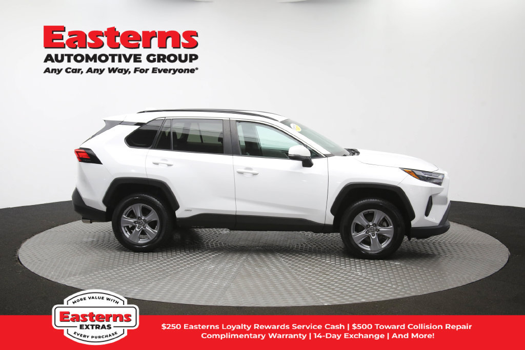 Used 2022 Toyota RAV4 XLE AWD/4WD image 46