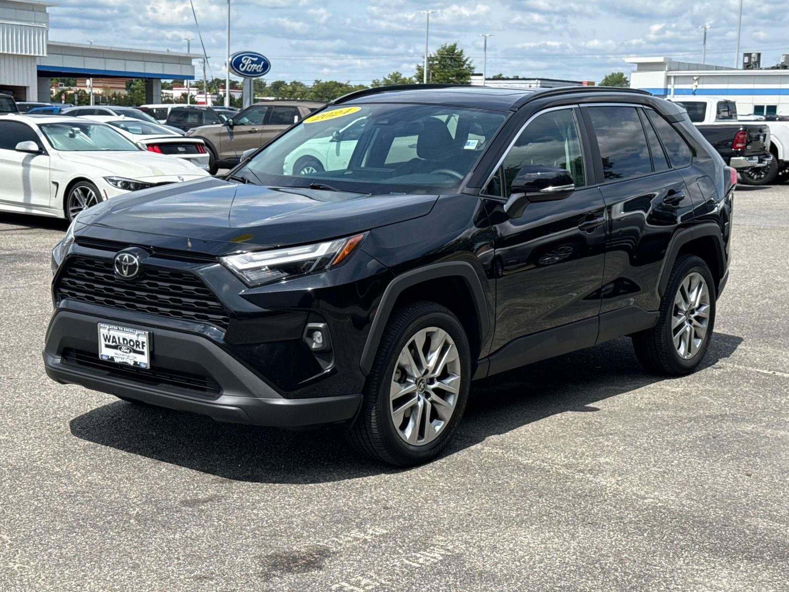 Used 2024 Toyota RAV4 XLE Premium w/ Weather Package AWD/4WD image 5