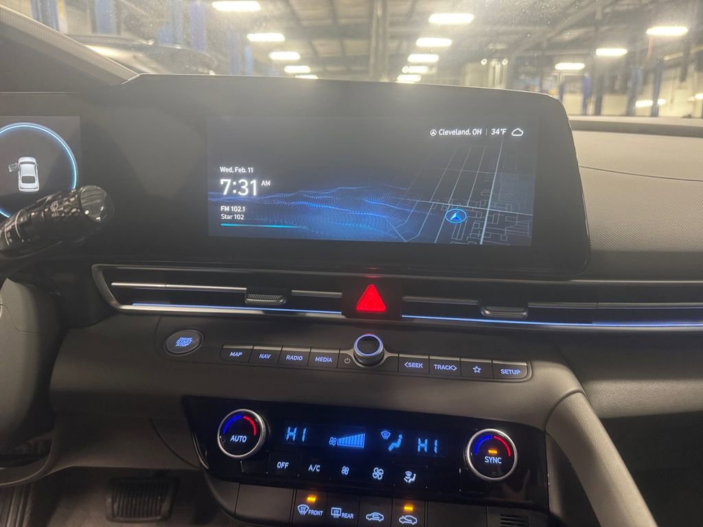 Certified 2024 Hyundai Elantra SEL image 23