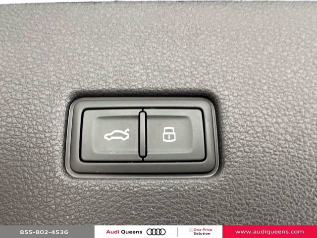 Used 2023 Audi Q8 Premium Plus w/ Premium Plus Package AWD/4WD image 11