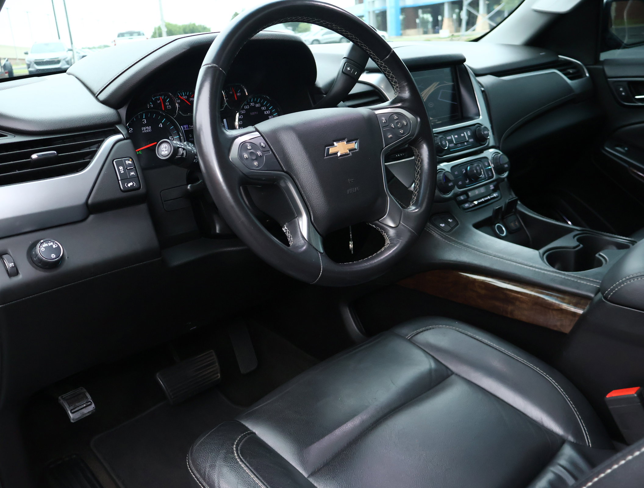 Used 2018 Chevrolet Tahoe LT RWD image 2