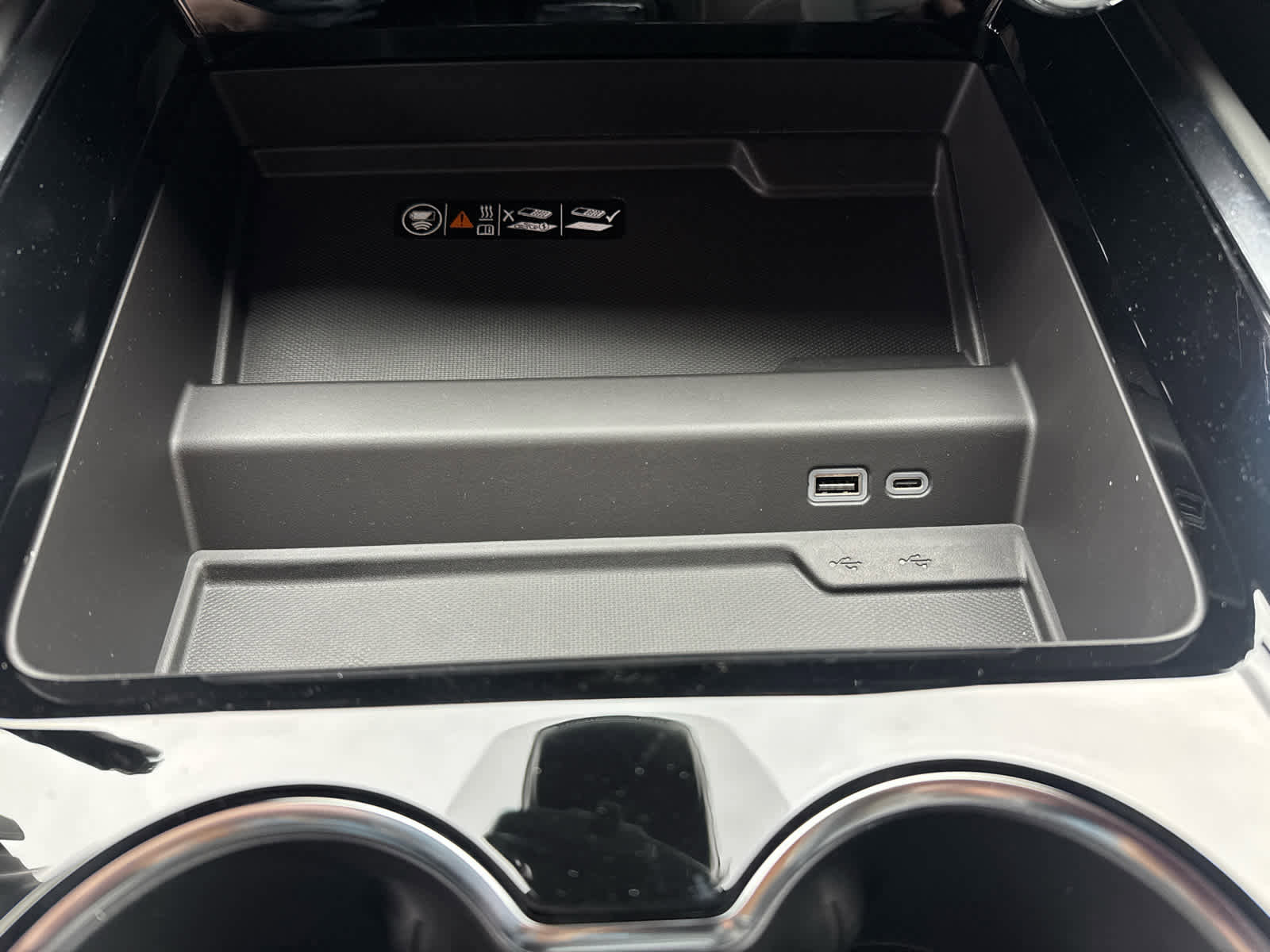 New 2026 Chevrolet Suburban Premier image 23