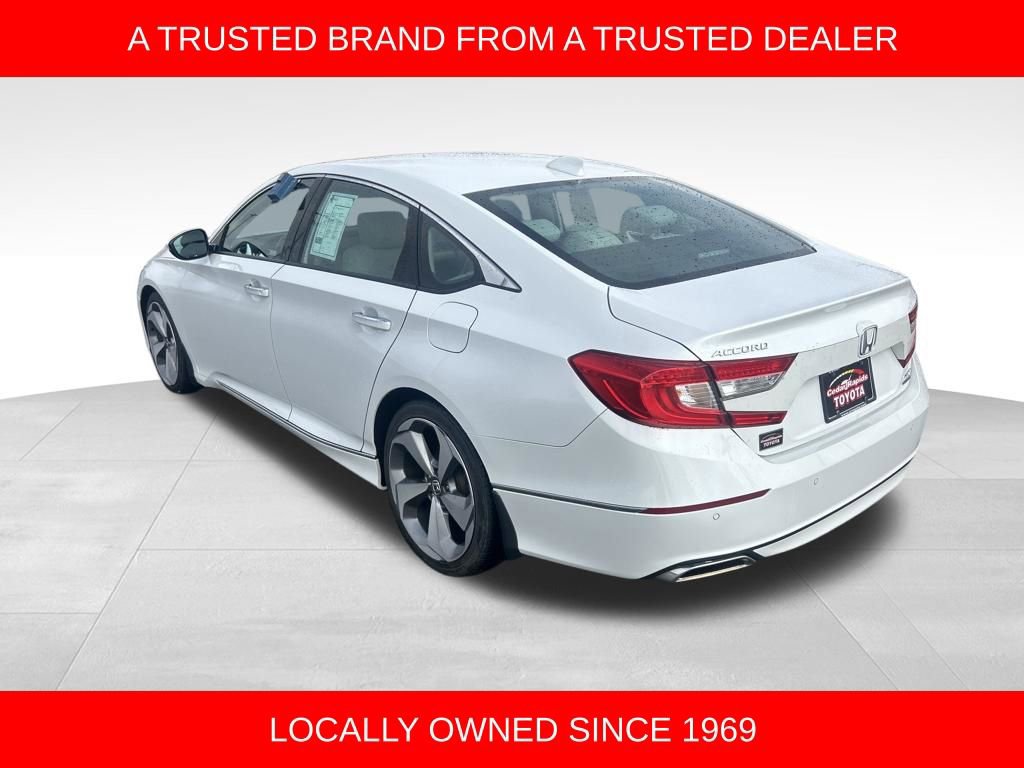 Used 2018 Honda Accord Touring image 3