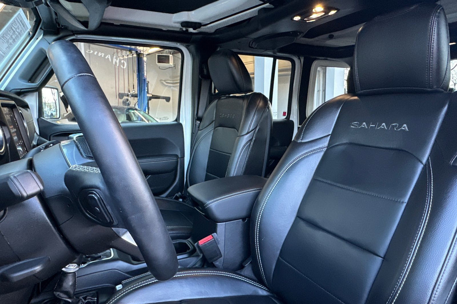 Used 2021 Jeep Wrangler Unlimited Sahara w/ Cold Weather Group image 21