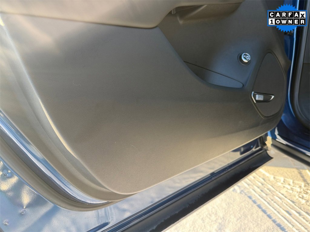 Used 2022 Buick Envision Avenir w/ Technology Package II image 19