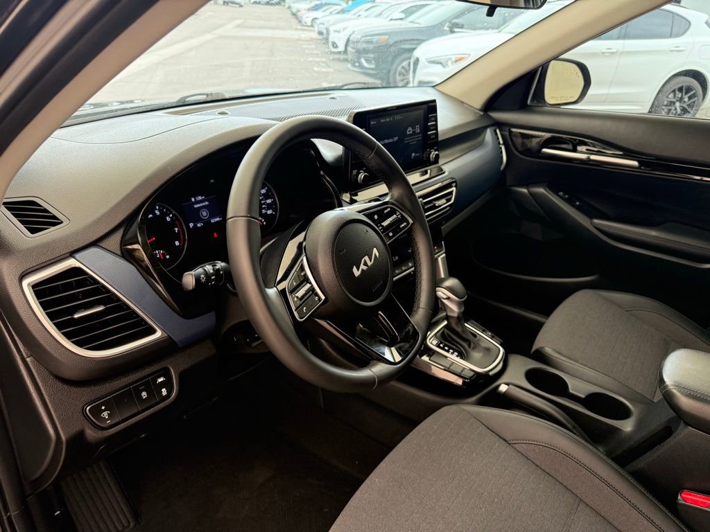 Used 2023 Kia Seltos S image 30