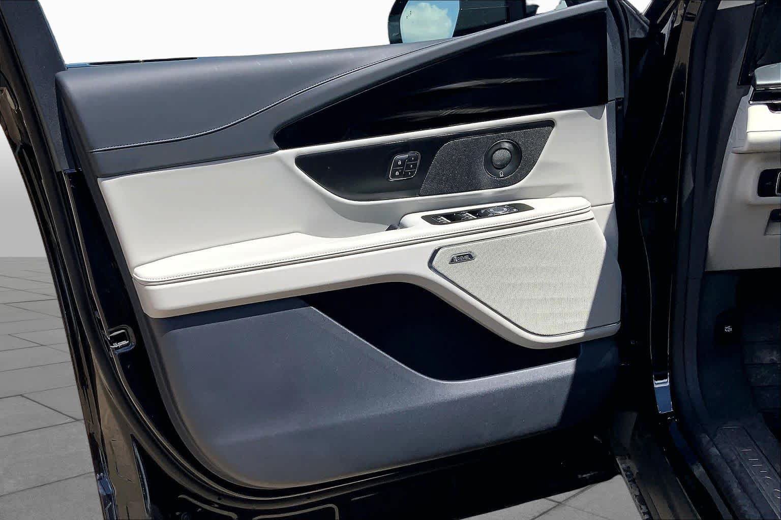 New 2026 Lincoln Nautilus Premier w/ Equipment Group 102A AWD/4WD image 10
