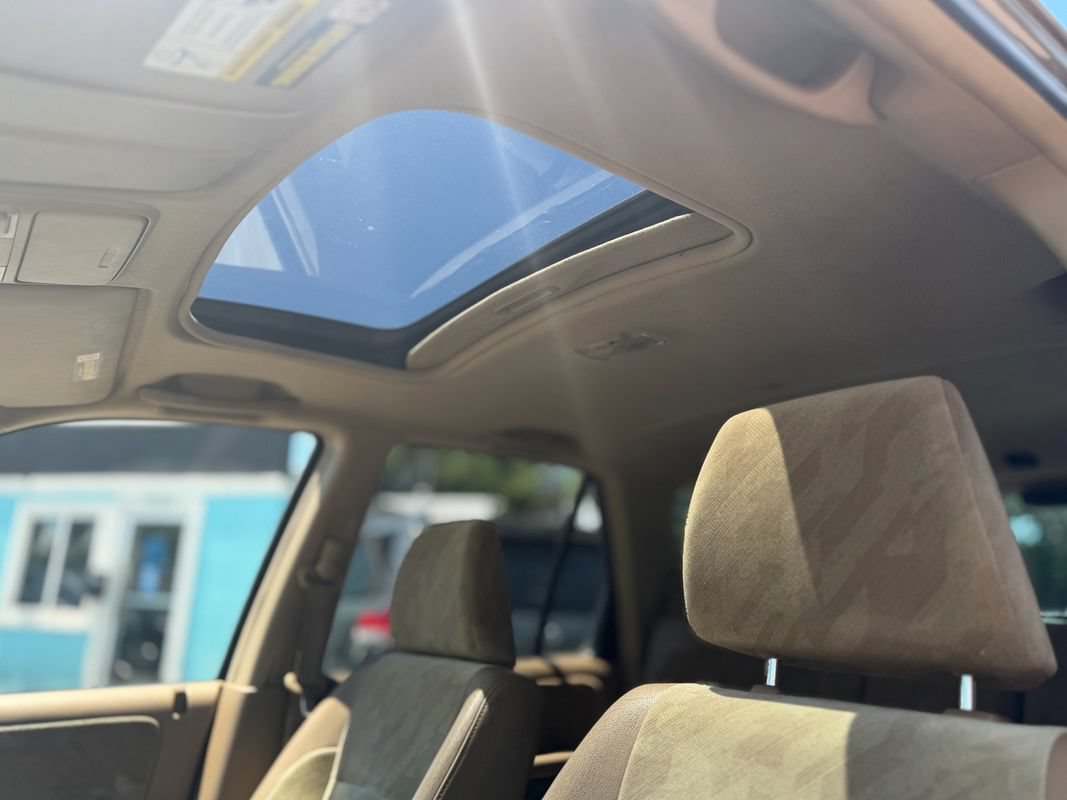 Used 2004 Honda CR-V EX image 12