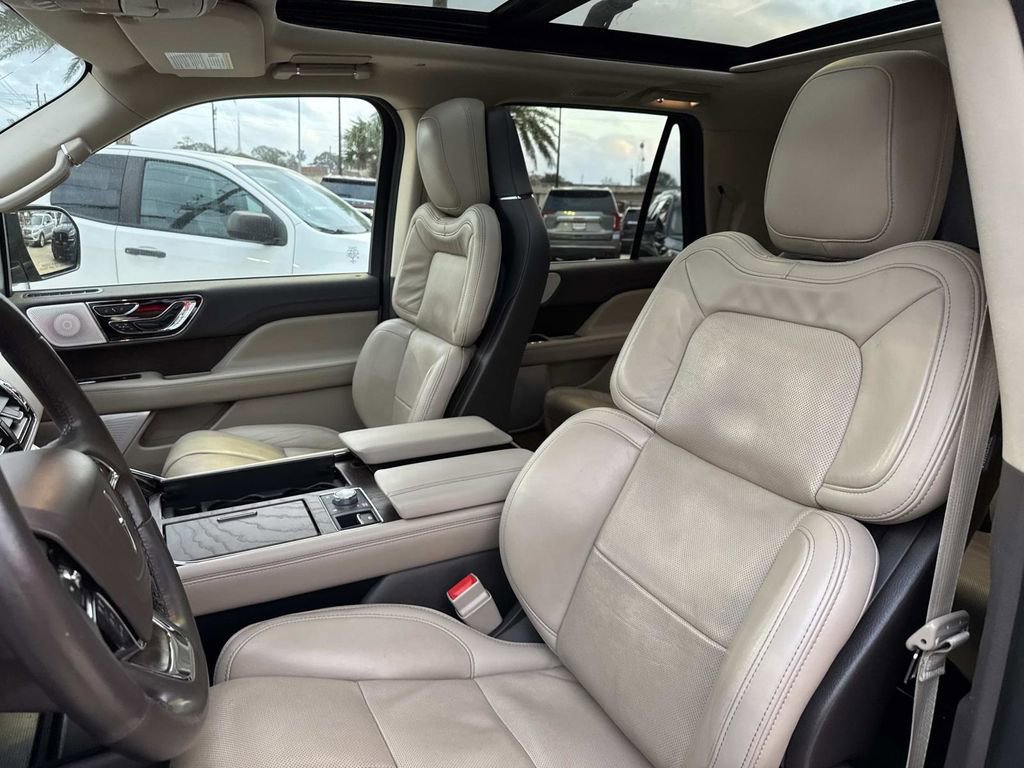 Used 2022 Lincoln Navigator L Reserve image 17