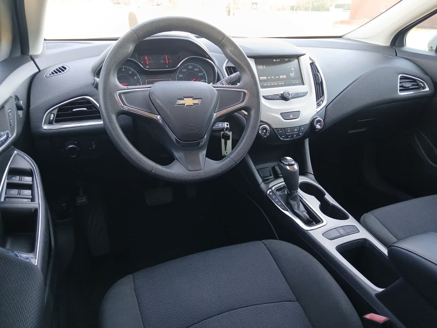 Used 2017 Chevrolet Cruze LS FWD image 17
