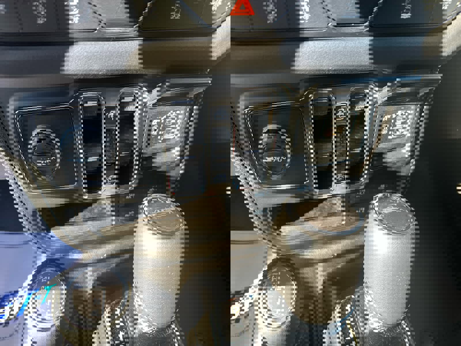 New 2025 Jeep Gladiator Sport image 25