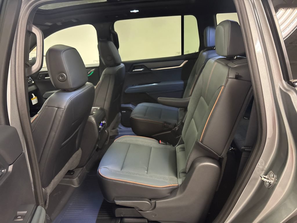 New 2026 GMC Acadia AT4 w/ Luxury Package AWD/4WD image 32