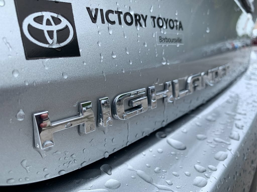 Used 2023 Toyota Highlander XLE FWD image 37
