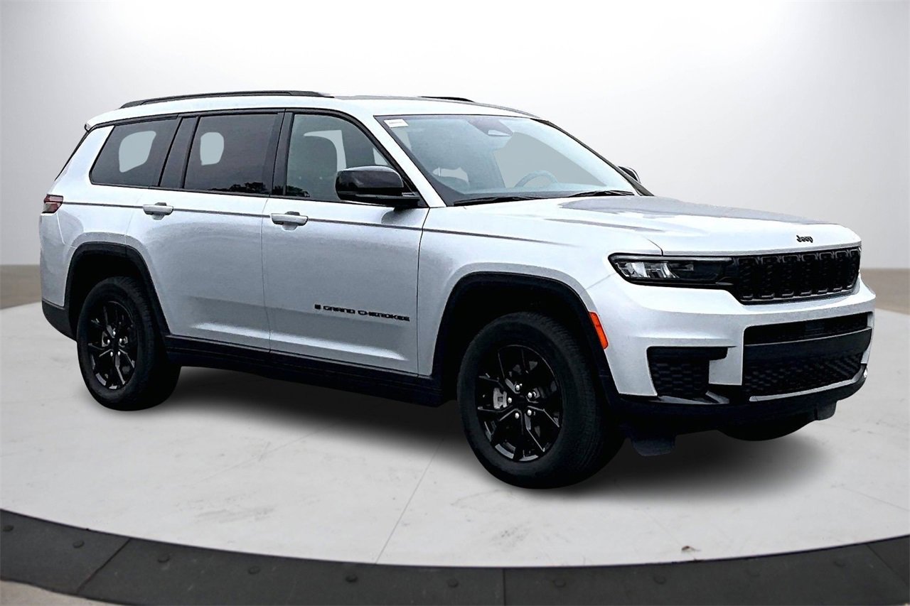 Certified 2024 Jeep Grand Cherokee L Laredo image 2