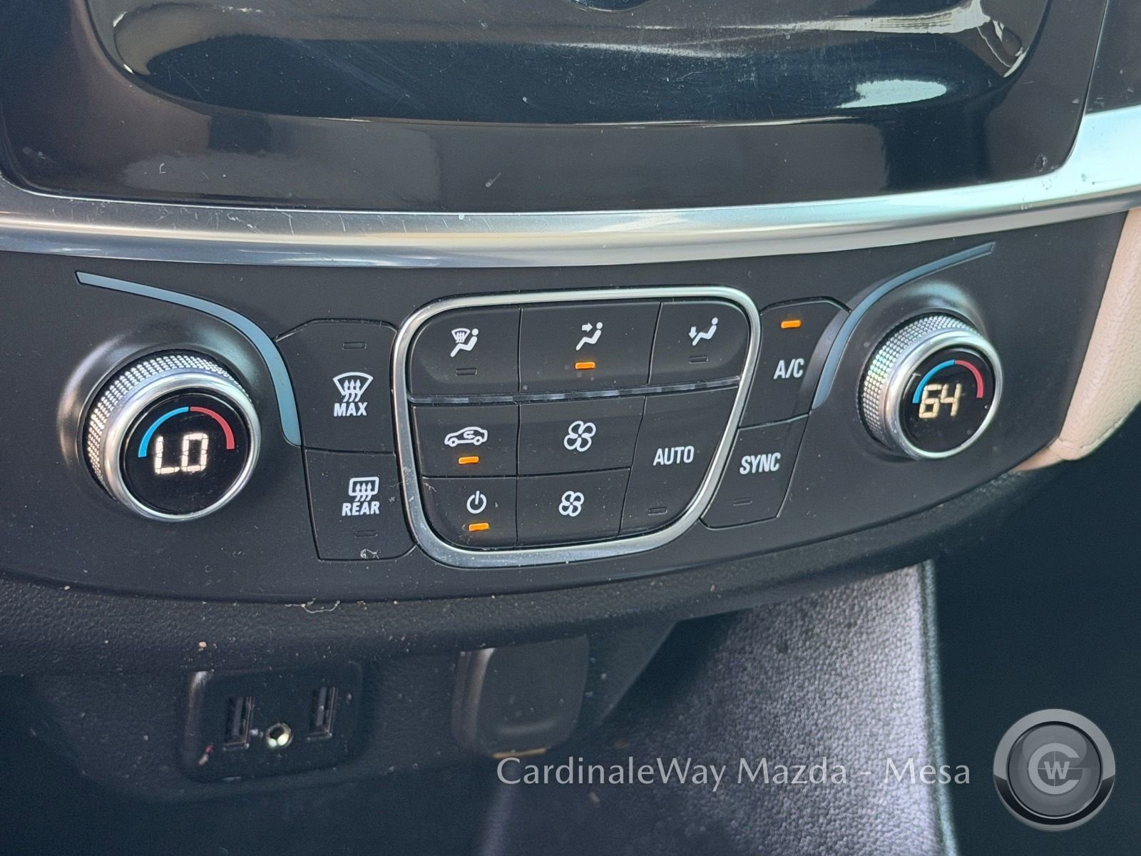 Used 2023 Chevrolet Traverse LS image 27