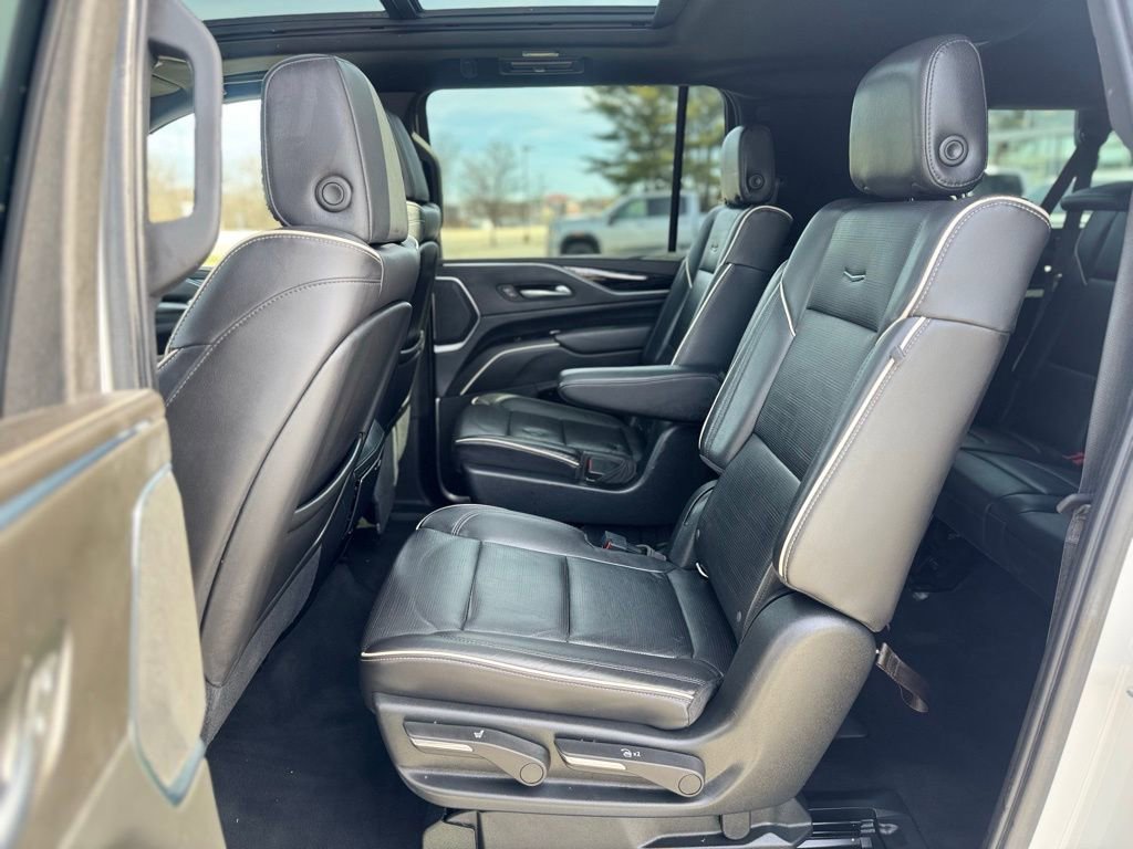 Used 2021 Cadillac Escalade ESV Sport AWD/4WD image 26