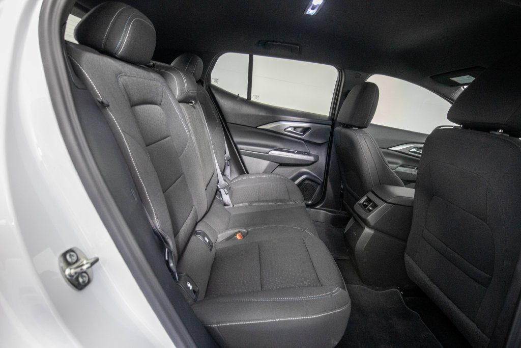 Used 2025 Chevrolet Equinox EV LT w/ Comfort Package FWD image 11