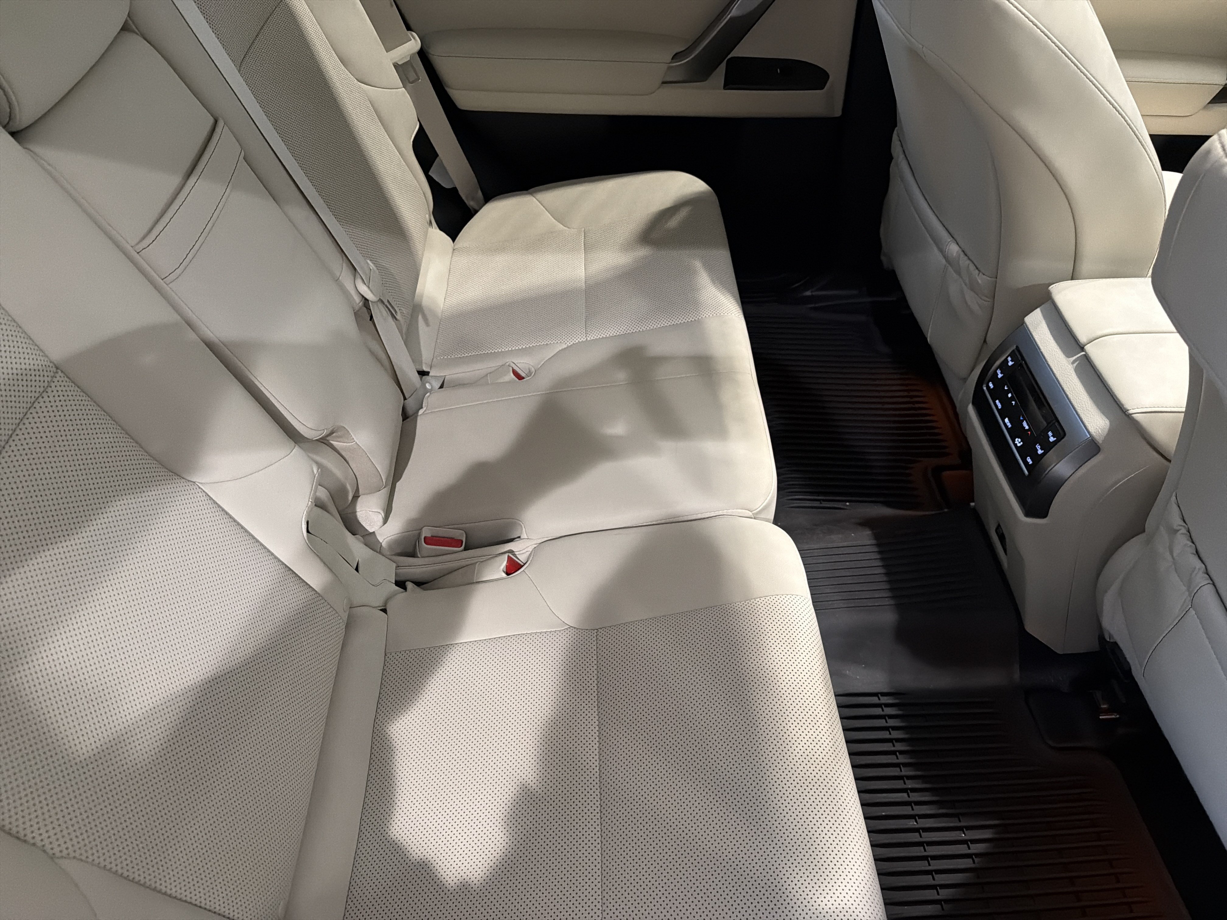 Certified 2023 Lexus GX 460 Premium w/ Premium Package AWD/4WD image 37