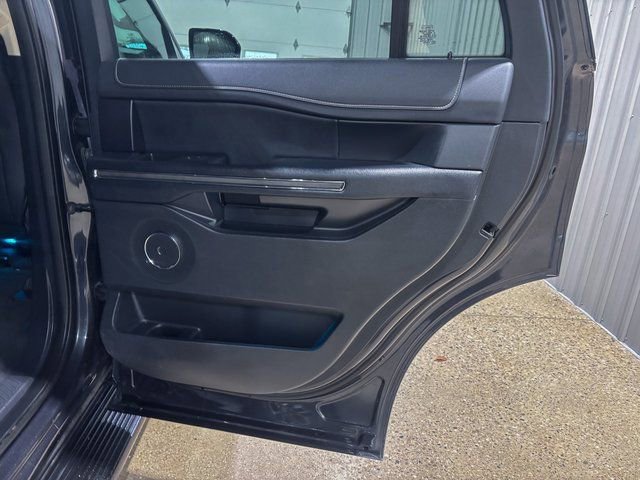Used 2024 Ford Expedition XLT image 27