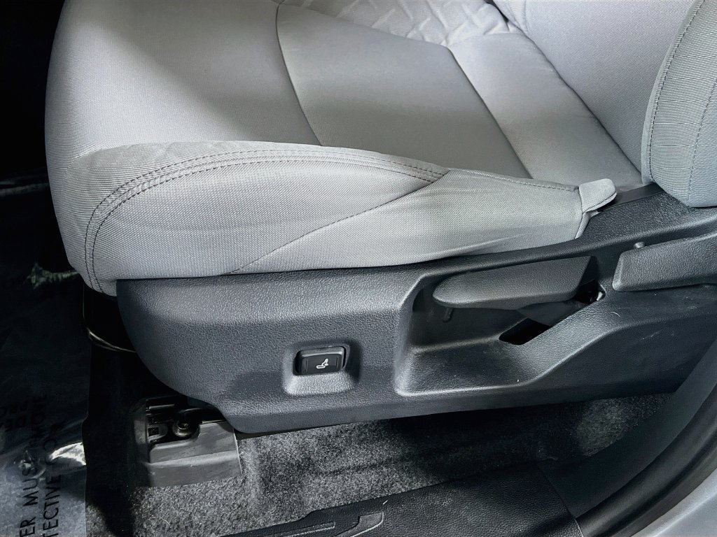 Certified 2025 Toyota Tacoma SR5 AWD/4WD image 17
