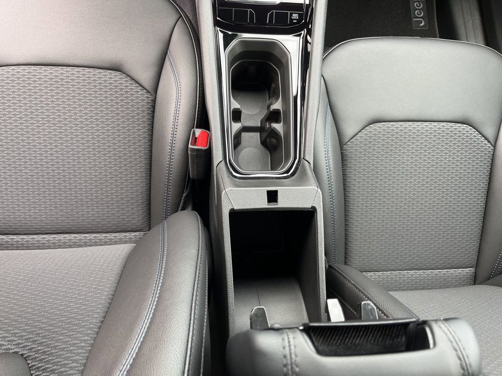 New 2025 Jeep Compass Latitude w/ Convenience Group image 25