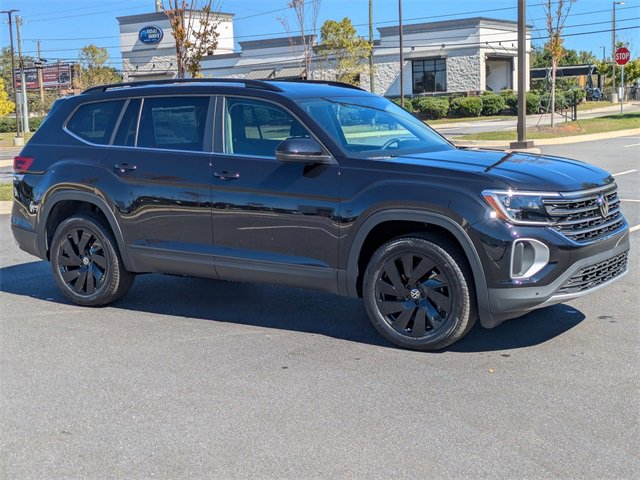 New 2026 Volkswagen Atlas SE image 2