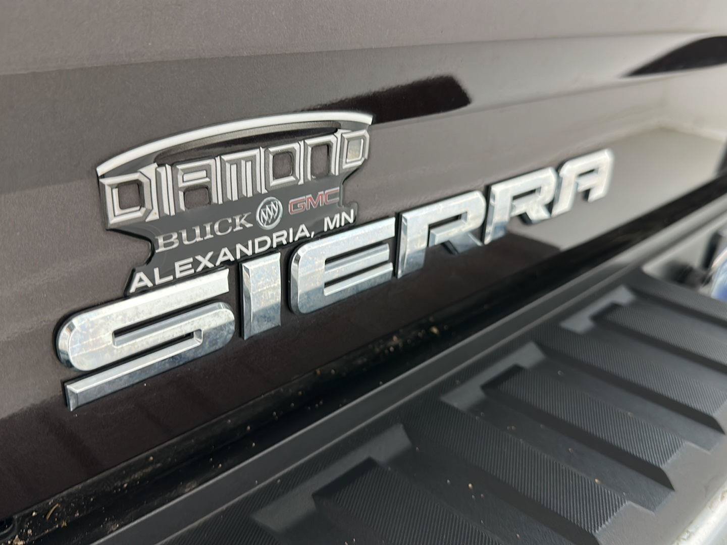 Used 2016 GMC Sierra 1500 SLT w/ Enhanced Driver Alert Package AWD/4WD image 29