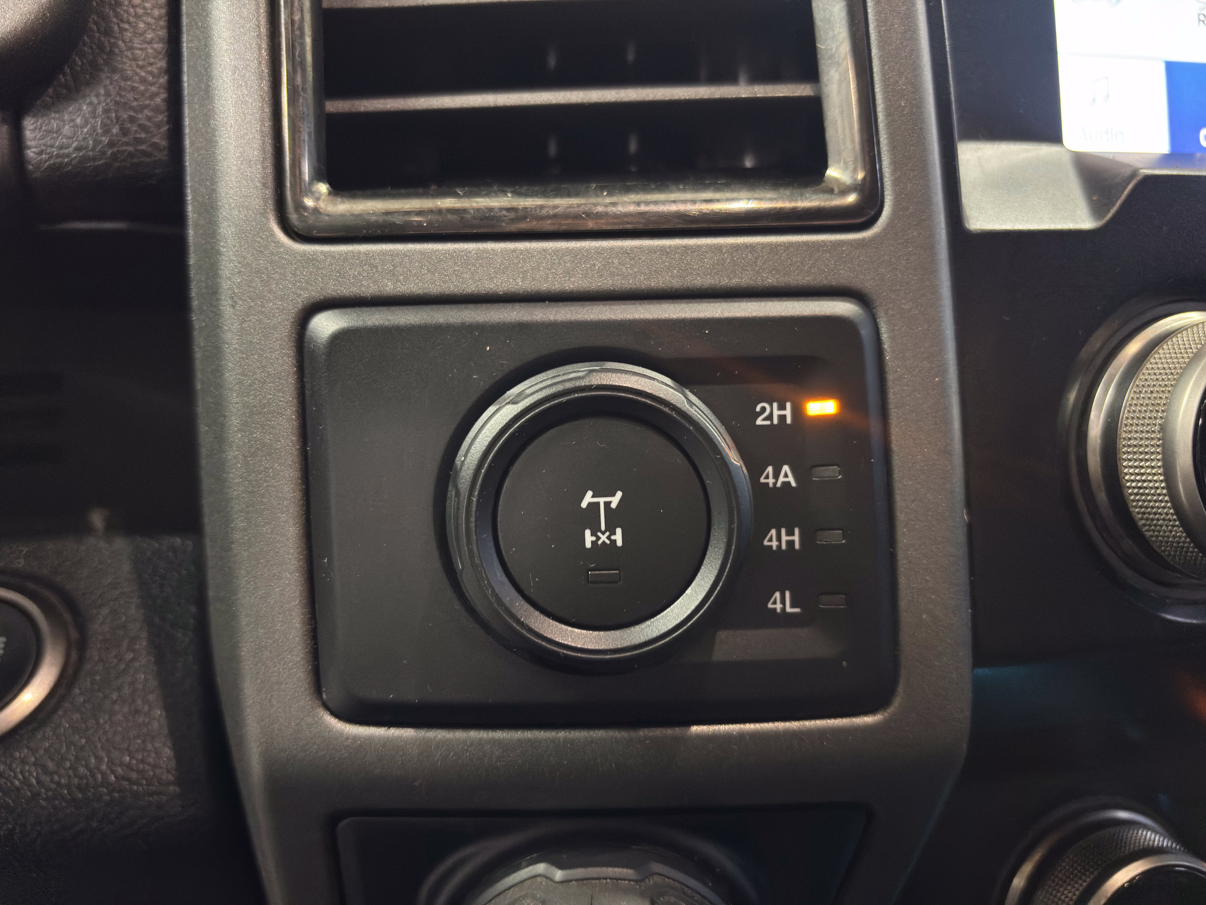 Used 2020 Ford F150 Raptor w/ Equipment Group 802A Luxury AWD/4WD image 34