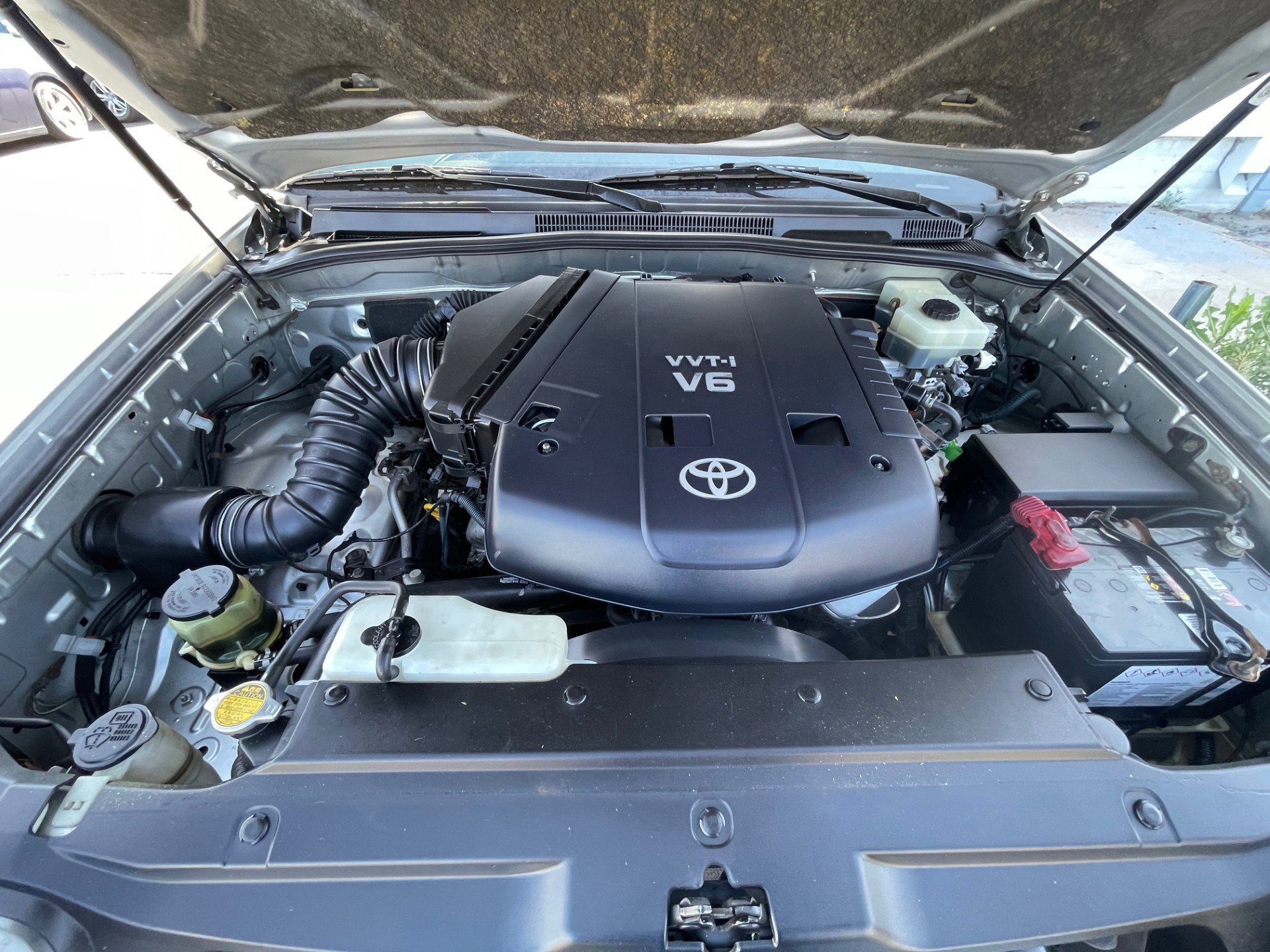 Used 2004 Toyota 4Runner SR5 AWD/4WD image 27