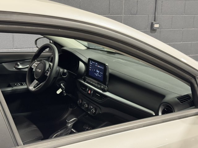 Used 2022 Kia Forte LXS w/ LXS Technology Package FWD image 7