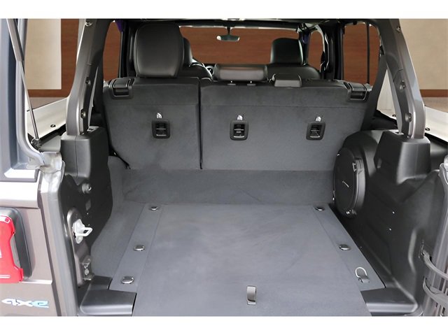 Used 2021 Jeep Wrangler Unlimited Sahara w/ Safety Group image 15